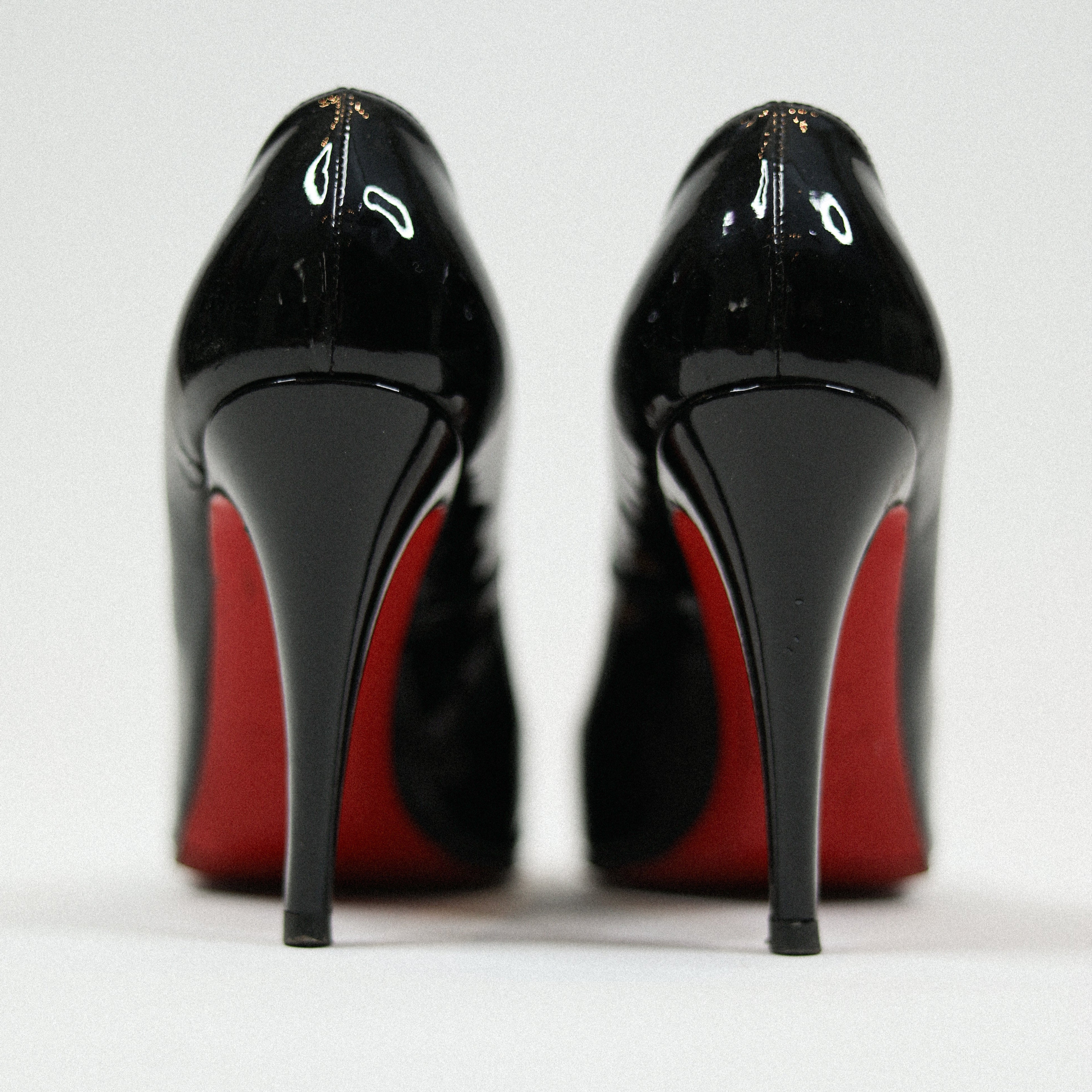 Christian Louboutin Dolly Patent Leather Pump Sz 38 1/2