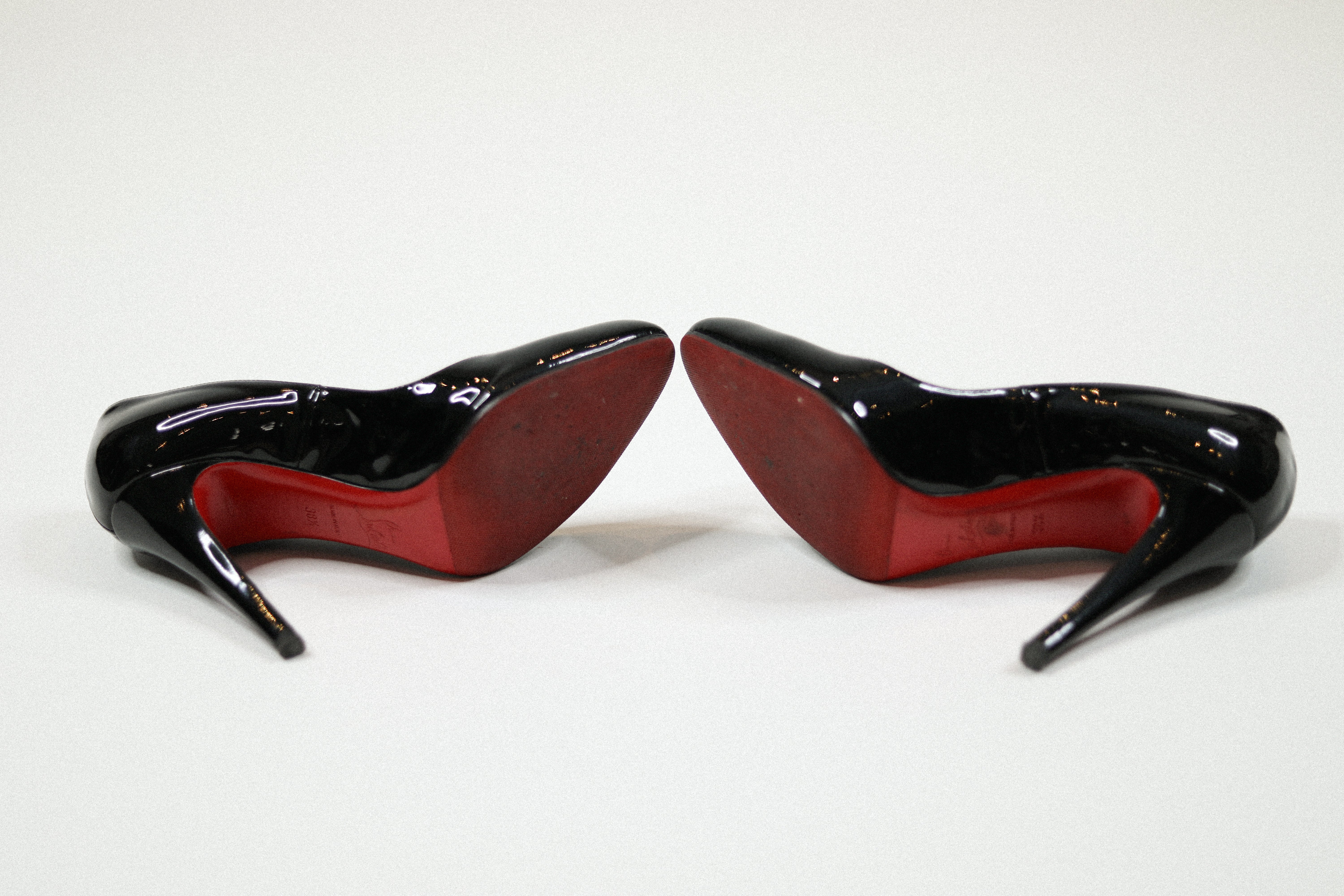 Christian Louboutin Dolly Patent Leather Pump Sz 38 1/2
