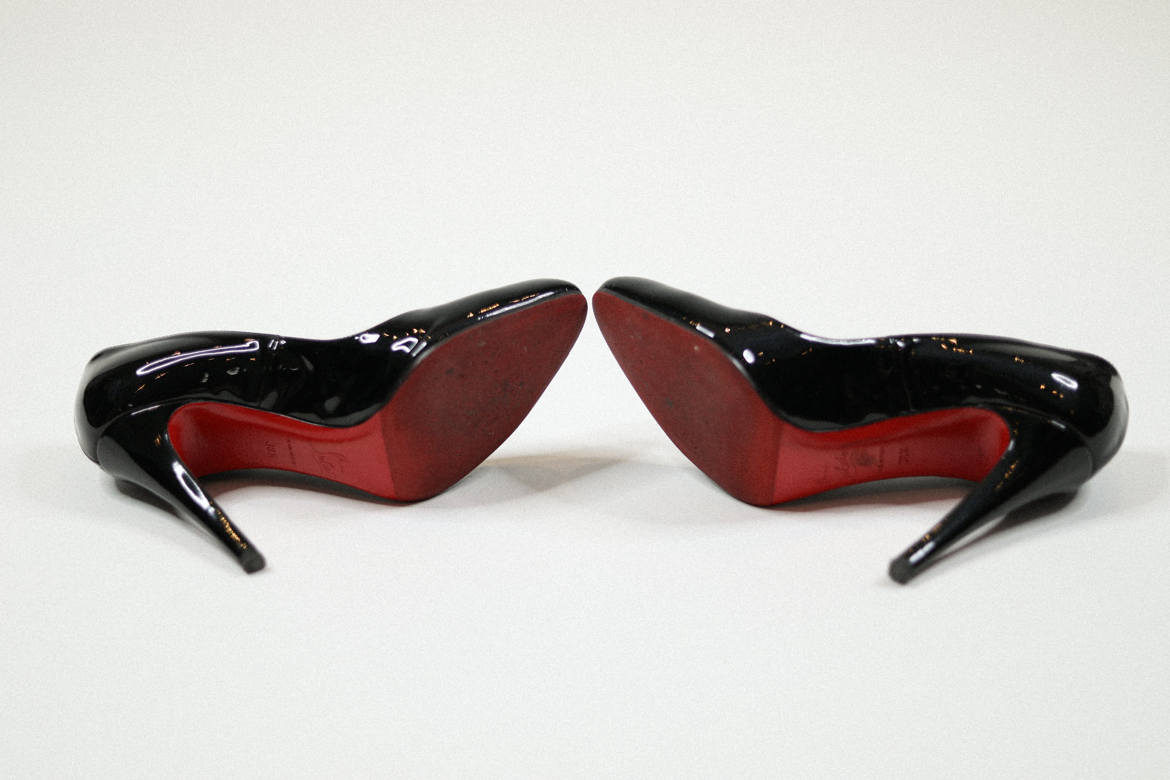 Christian Louboutin Dolly Patent Leather Pump Sz 38 1/2