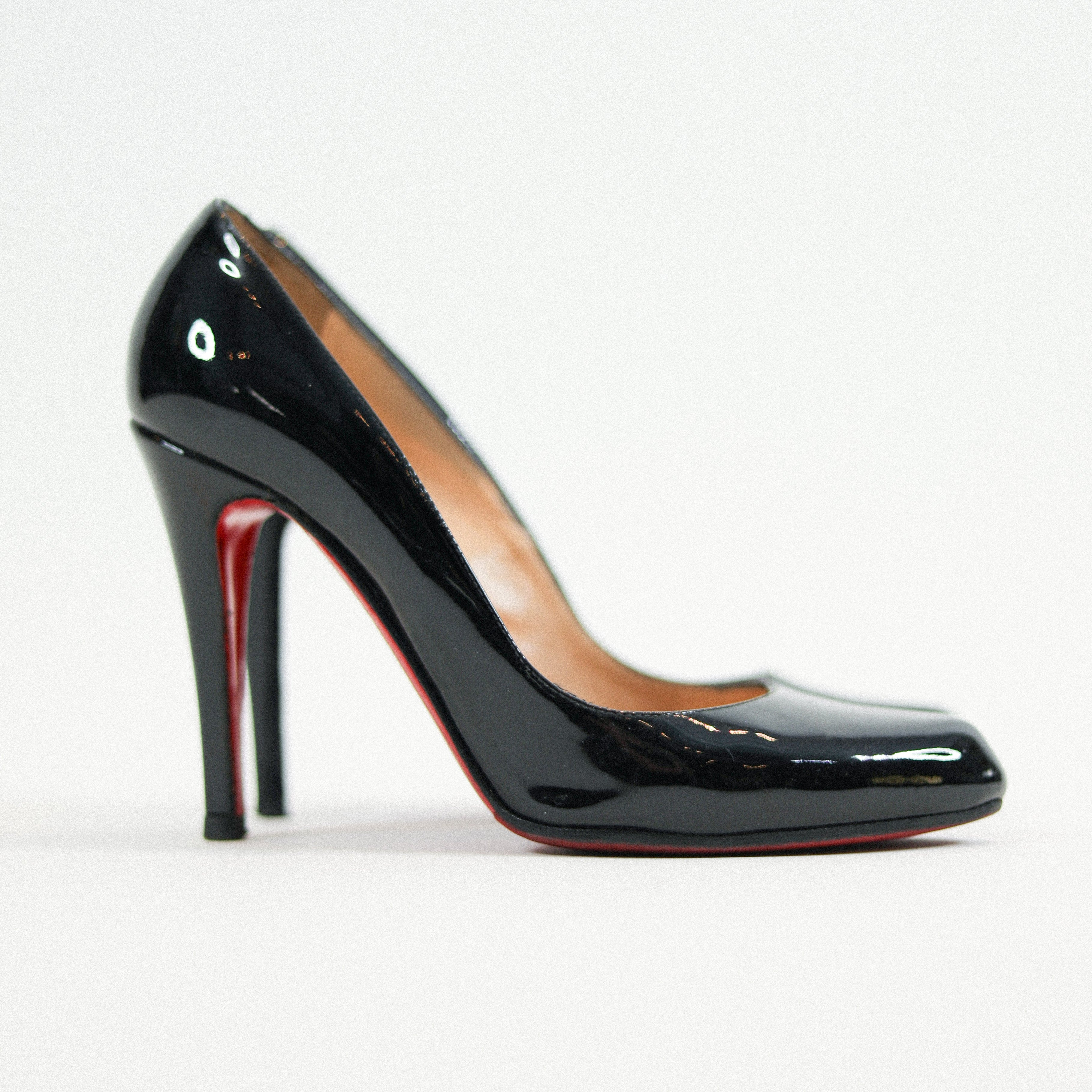 Christian Louboutin Dolly Patent Leather Pump Sz 38 1/2