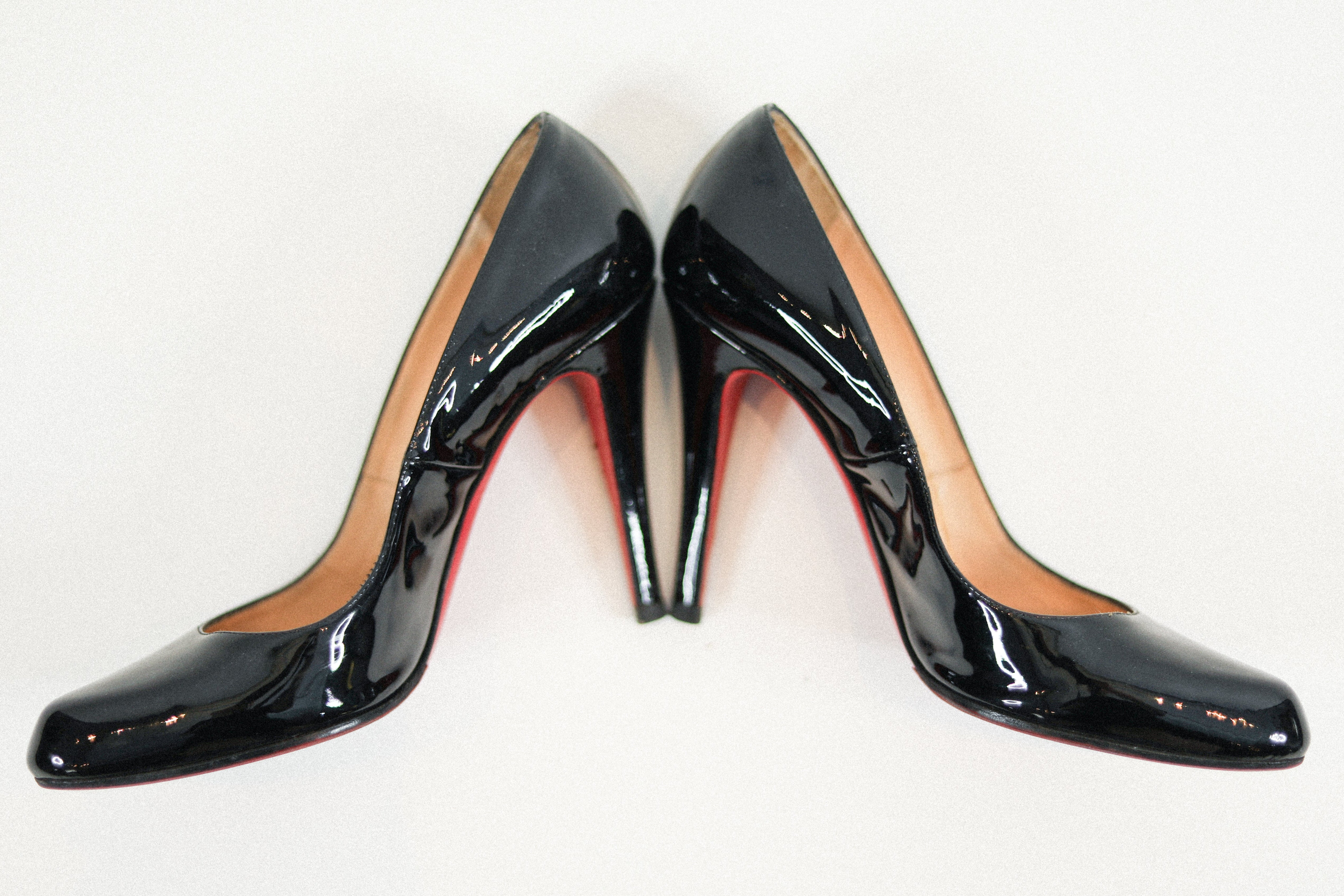 Christian Louboutin Dolly Patent Leather Pump Sz 38 1/2