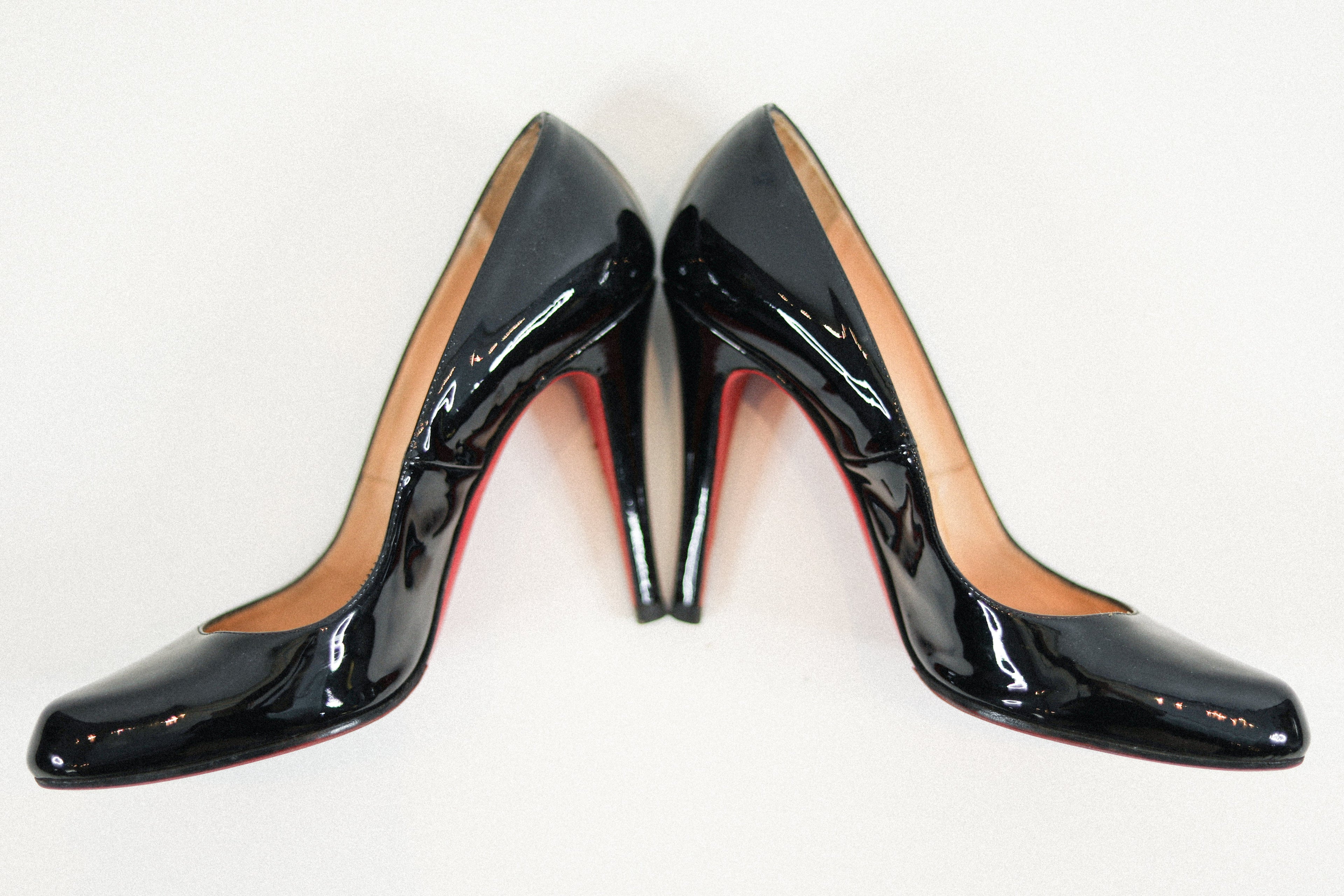 Christian Louboutin Dolly Patent Leather Pump Sz 38 1/2